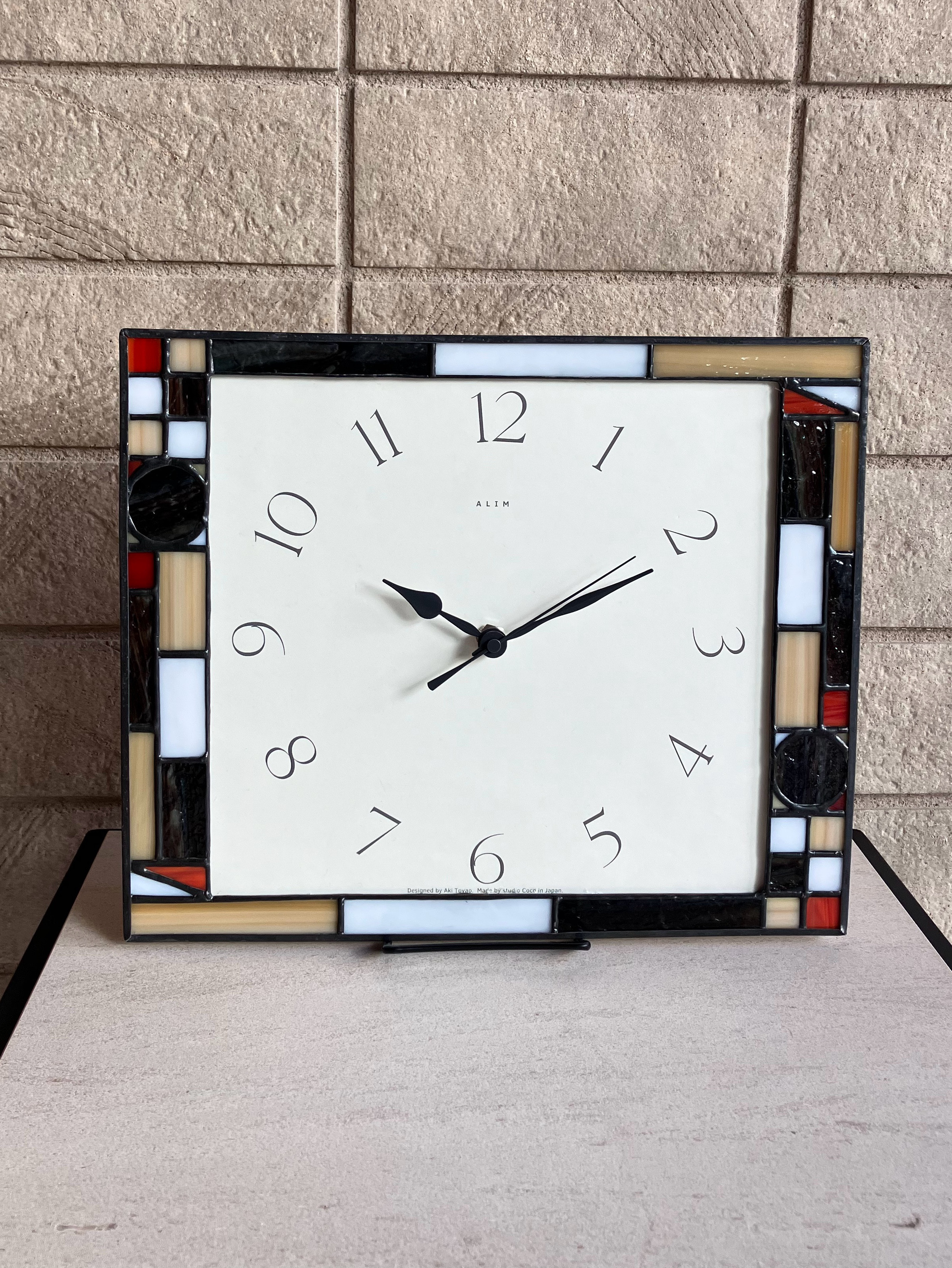 ステンドグラスの壁掛け時計 ALIM(茶)・受注制作 掛け時計・置き時計