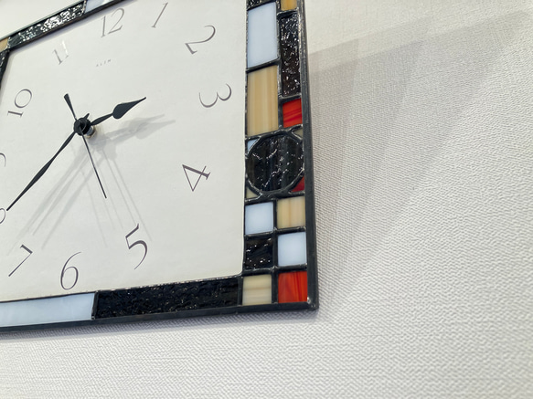 ステンドグラスの壁掛け時計 ALIM(茶)・受注制作 7枚目の画像