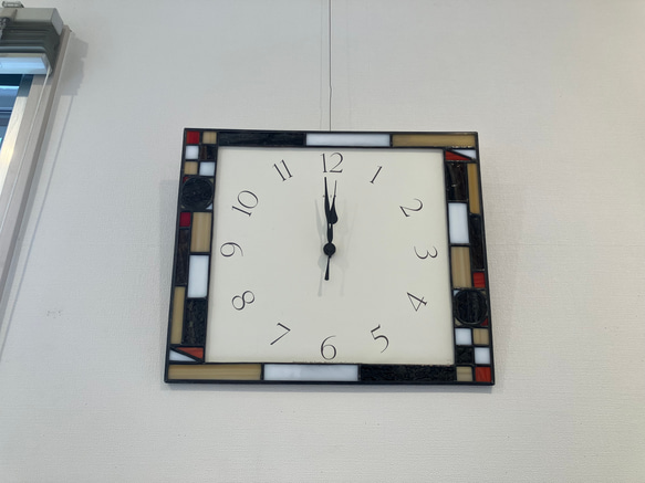 ステンドグラスの壁掛け時計 ALIM(茶)・受注制作 12枚目の画像