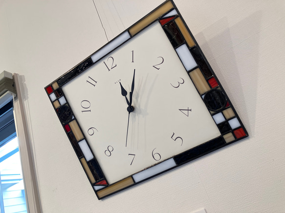 ステンドグラスの壁掛け時計 ALIM(茶)・受注制作 6枚目の画像