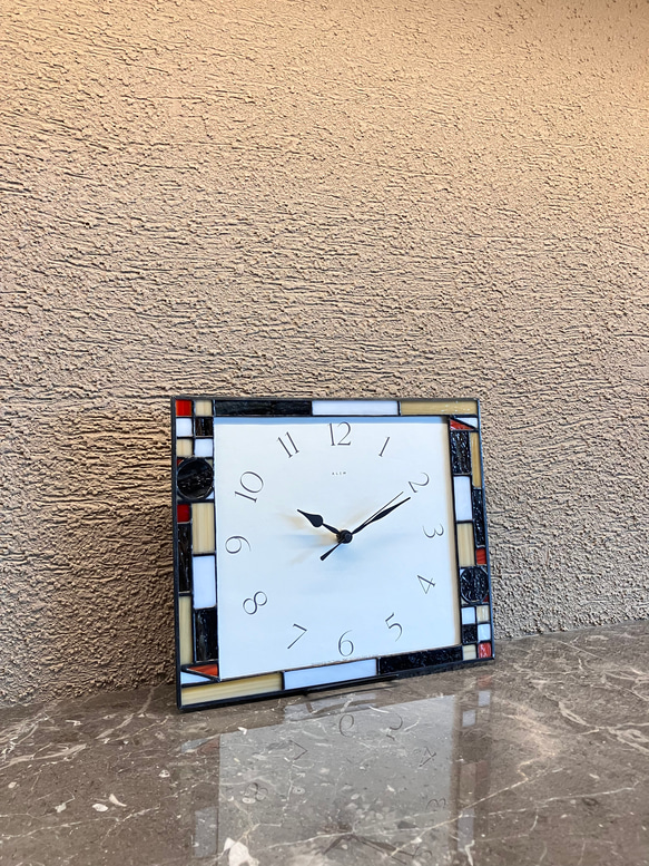 ステンドグラスの壁掛け時計 ALIM(茶)・受注制作 5枚目の画像
