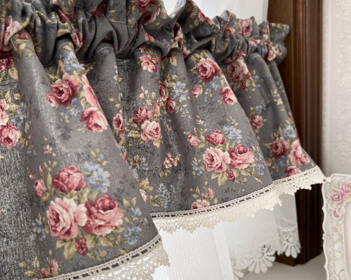 SALEஐ⋆*フランスアンティーク・花柄刺繍カフェカーテン SALEஐ⋆*フランスアンティーク・花柄刺繍カフェカーテン