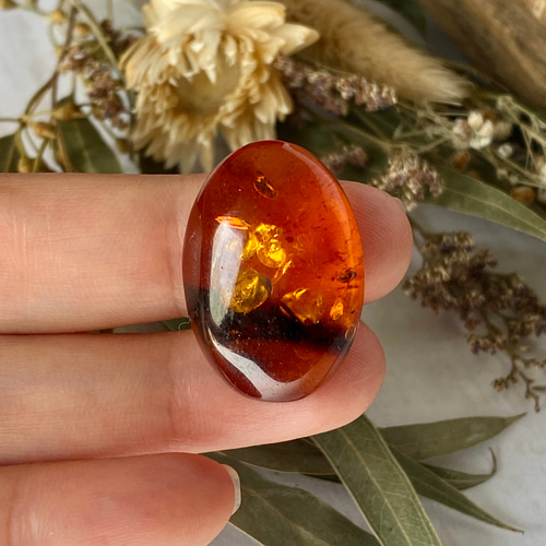 【Ruby】No.5 天然バルティックアンバー(琥珀)の大粒トップ 最高品質天然バルティックアンバー（Amber）琥珀 オーバルカット