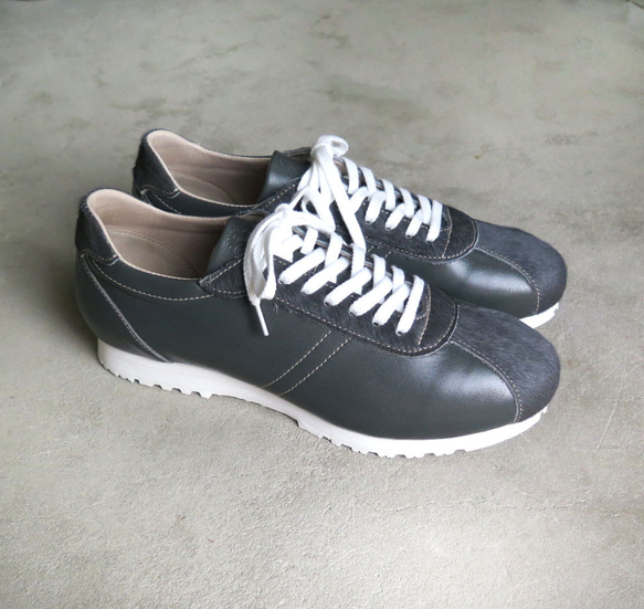 【利用原子！ ] 經典設計與高品質真皮！ EMA 運動鞋/Haraco x 灰色 第1張的照片