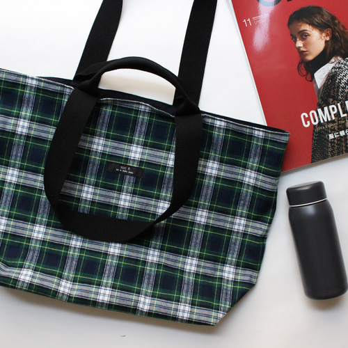大きなチェックのトートバッグ グリーン×ネイビー トートバッグ sacR