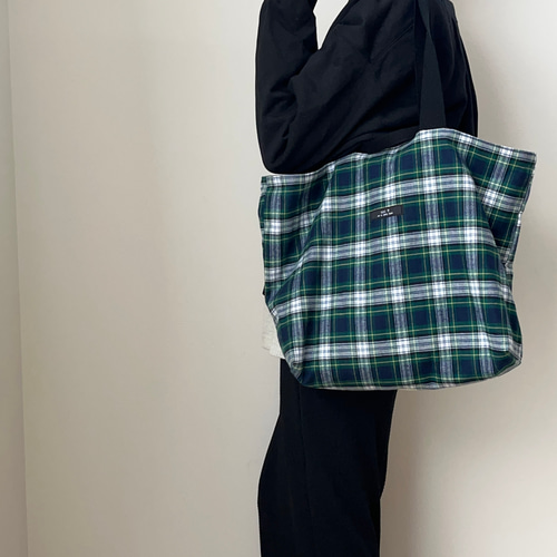 大きなチェックのトートバッグ グリーン×ネイビー トートバッグ