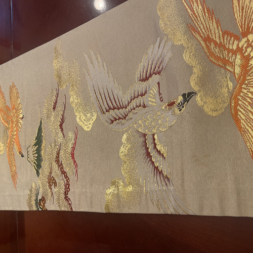 2334花嫁衣裳の丸帯リメイク タッセル付き正絹テーブルランナー