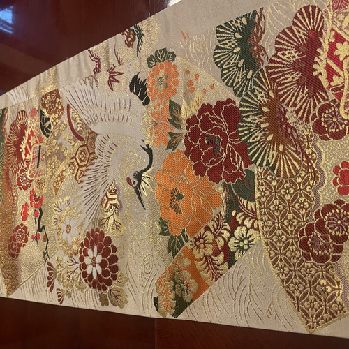 2334花嫁衣裳の丸帯リメイク タッセル付き正絹テーブルランナー