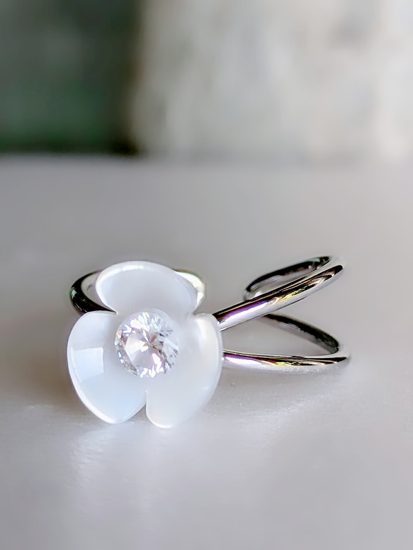 天然白蝶貝AAA＆Cz diamondsダイヤモンドの華奢に可憐に輝く指先 