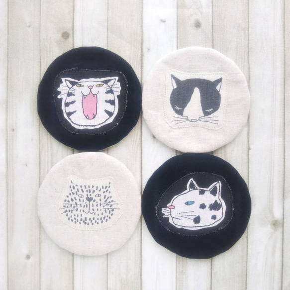 【一点物】ユニークな猫の丸コースター布製(Ｆ)四枚組『Creema限定』 1枚目の画像