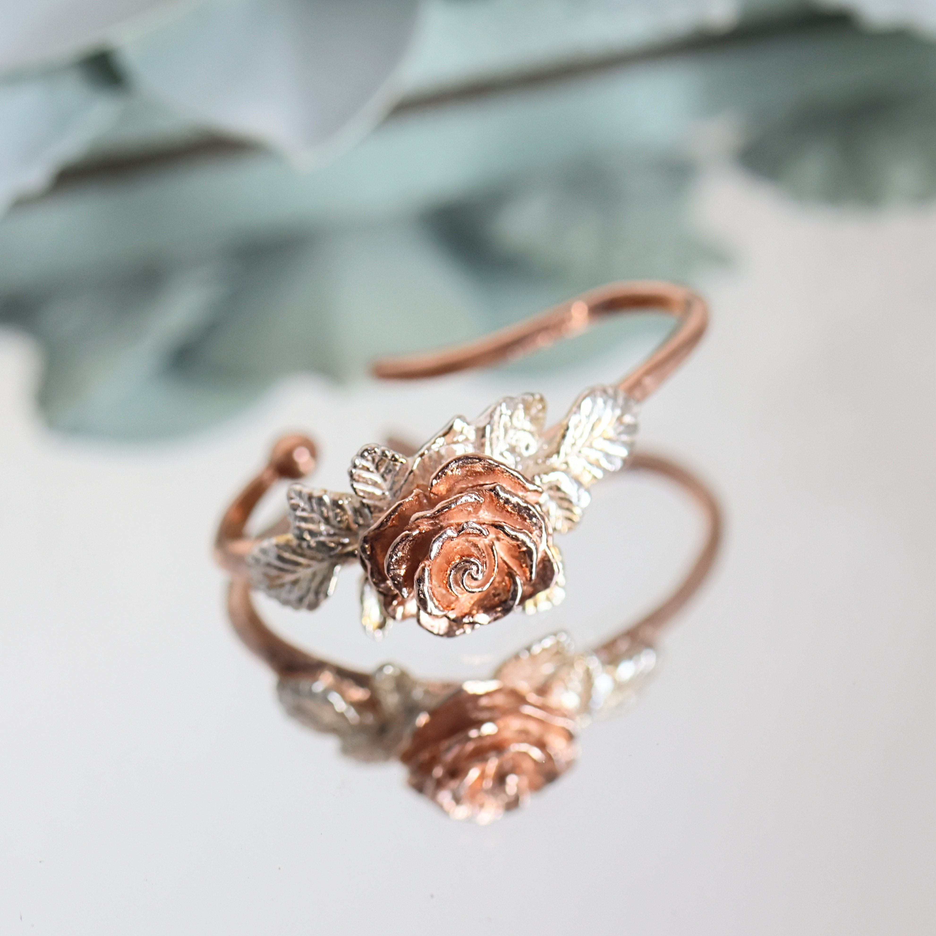 魅惑のピンクローズイヤーカフ～リング型～/片耳用【受注生産】