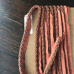 手芸ロープ　HOULES社製ヴィンテージ ファブリックロープ　金赤（１m切売）12CLae22-6 2枚目の画像