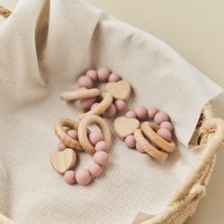 【名入れ無料！】木製歯固めリング ハート 4カラー 木製 名入れ 誕生日 ベビー 木製玩具 出産祝い ギフト ウッドトイ 10枚目の画像