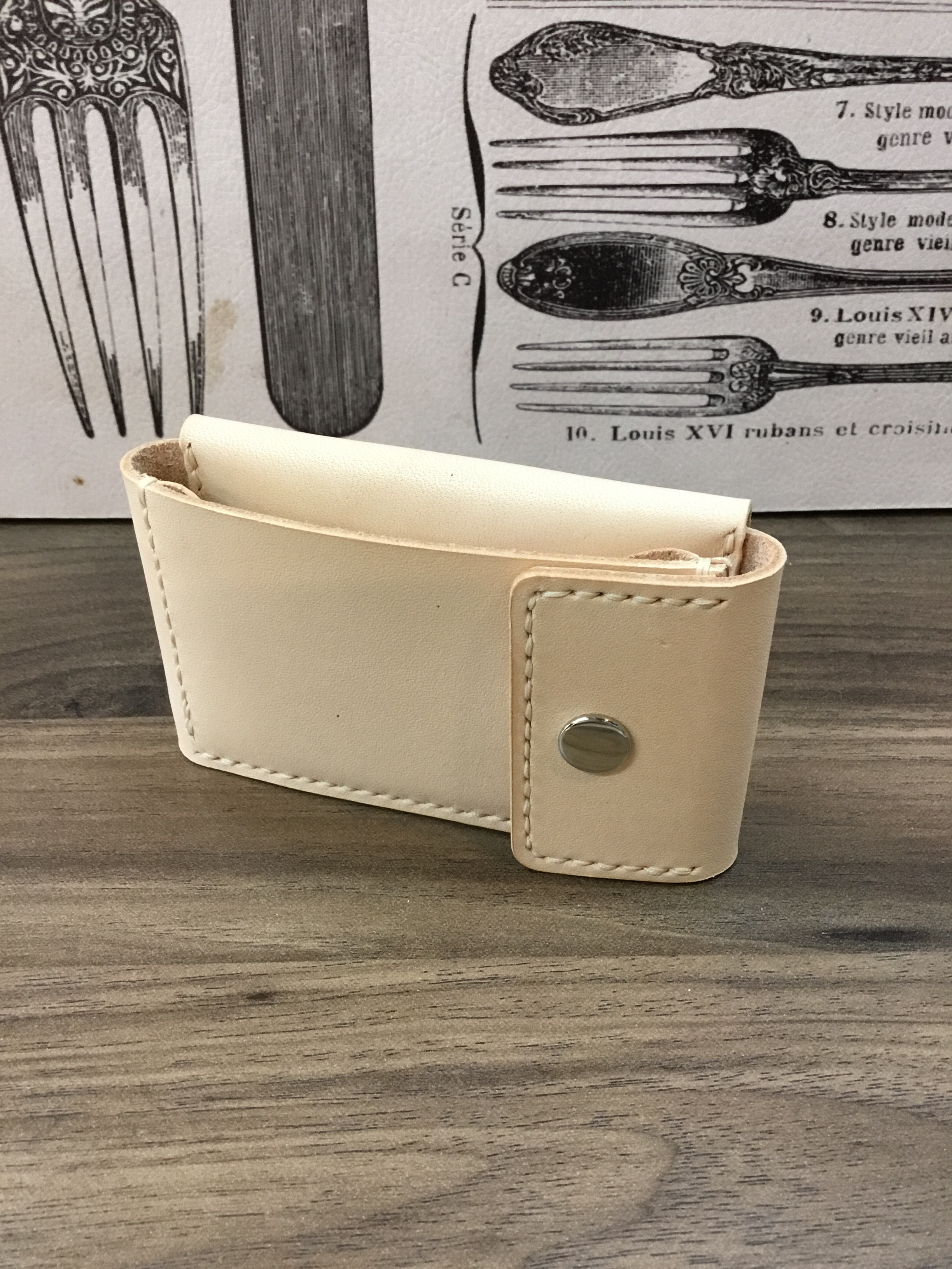 コンパクト財布（二つ折り）!