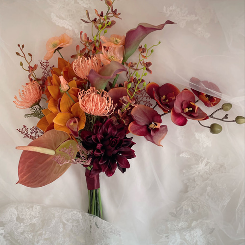 ボルドー　テラコッタオレンジ　カラー　アンスリウム　ウェディングブーケ　造花 オーダーメイドブーケです。オレンジ、ボルドー系のお色でのオーダーを