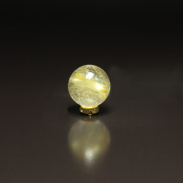 【柔らかいゴールドが美しい】１６ミリ 一点物 1粒売り ゴールドルチル 金針水晶 ＰＫＹＧ１ お守り効果 ギフト 2枚目の画像