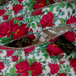 リバティ　アリエリアブロッソ　ガーネットルージュのバラとミントグリーンリーフのフラットトートバッグ 15枚目の画像