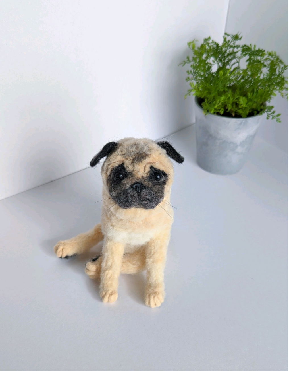 羊毛フェルト パグちゃんのオーナメント