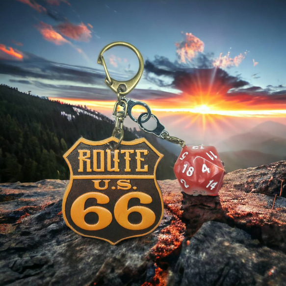 ROUTE66 ヌメ革 ダイス キーホルダー アンティーク　オレンジ 1枚目の画像