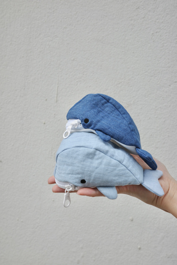 mini Whale Pouch (Light Blue) 食いしん坊くじら小物入れ 8枚目の画像