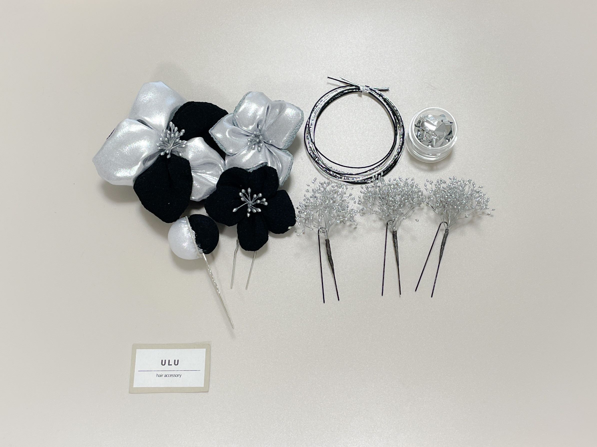 和装 髪飾り ちりめん 黒シルバー 玉かんざし 水引き 銀箔 成人式 卒業式 結婚式 ヘッドドレス ブライダル 振袖 袴