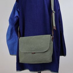 メッセンジャーバッグ 【全７色】 帆布 革 ショルダーバッグ お出かけ お散歩 かばん 鞄 バッグ 2枚目の画像