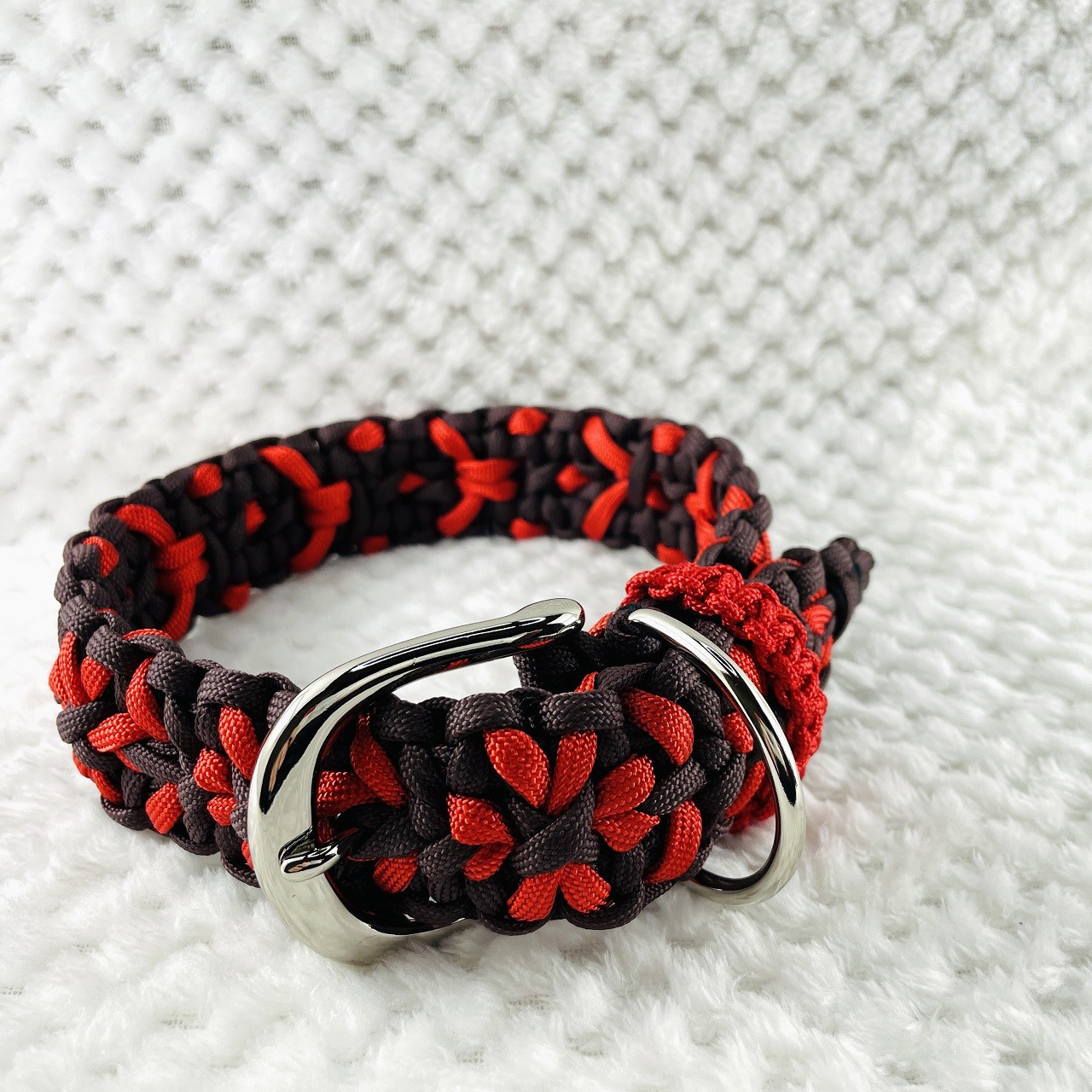 [公式]パラコードでマクラメ編み＃230花びら模様の中型犬・大型兼用首輪