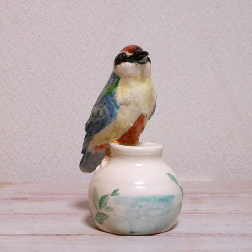 陶器の小鳥「八色鳥（ヤイロチョウ）」 一輪挿し・花瓶・花器