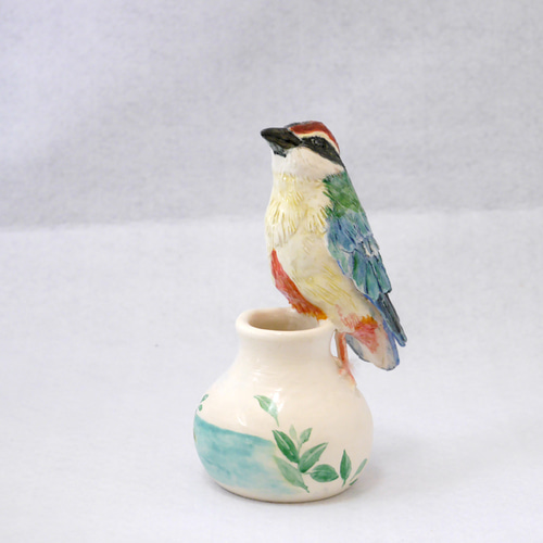 陶器の小鳥「八色鳥（ヤイロチョウ）」 一輪挿し・花瓶・花器