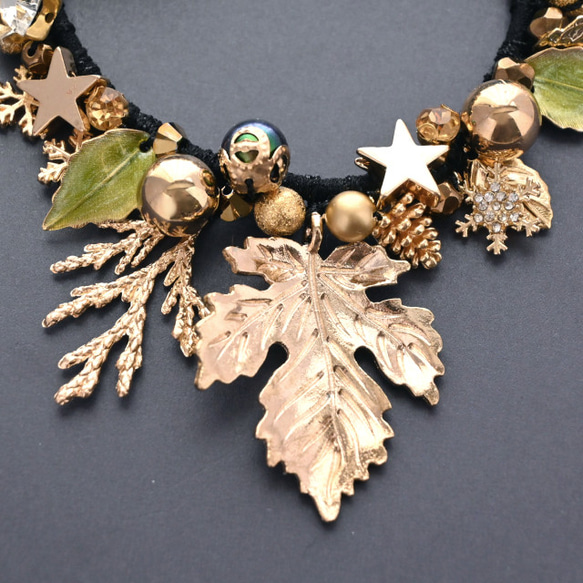 北欧風 gold×green christmas tree…ビジュー シュシュ＊ブレスレット 4枚目の画像