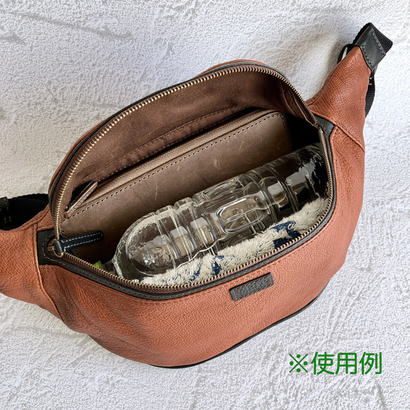 ボディバッグ　レザー　牛革　ブルー　青色　紺色 