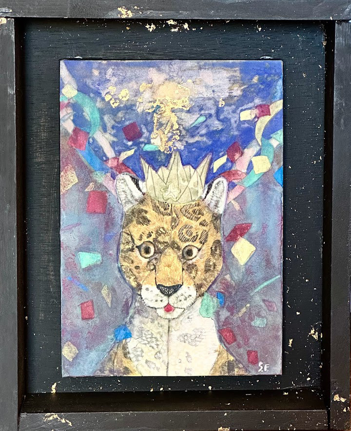 豹のぬいぐるみアート|王冠をのせた豹のおとぎ話