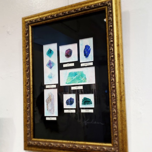 壁に飾れる！鉱物コレクションアート｜宝石箱の小宇宙、キャンバスに