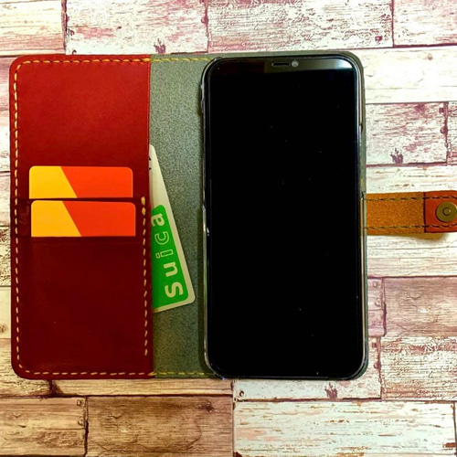 逆輸入 2枚ポケット付き 栃木レザーiPhoneケース ネイビー×レッド iPhoneアクセサリー
