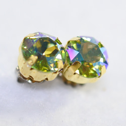 施華洛世奇稀有彩色水鑽耳環（8毫米，橄欖石藍色極光，鈦柱） 第3張的照片