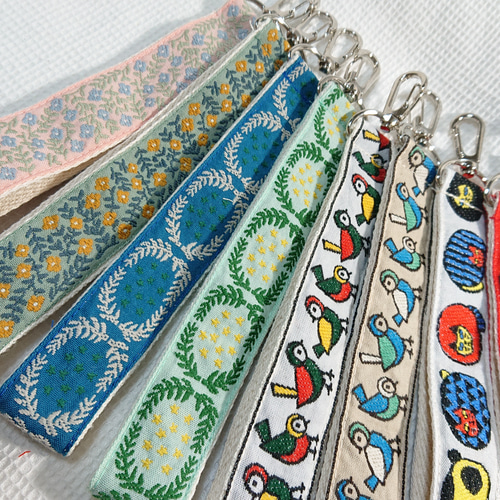 刺繍リボンのスマホハンドストラップ☆キーホルダー≪金具