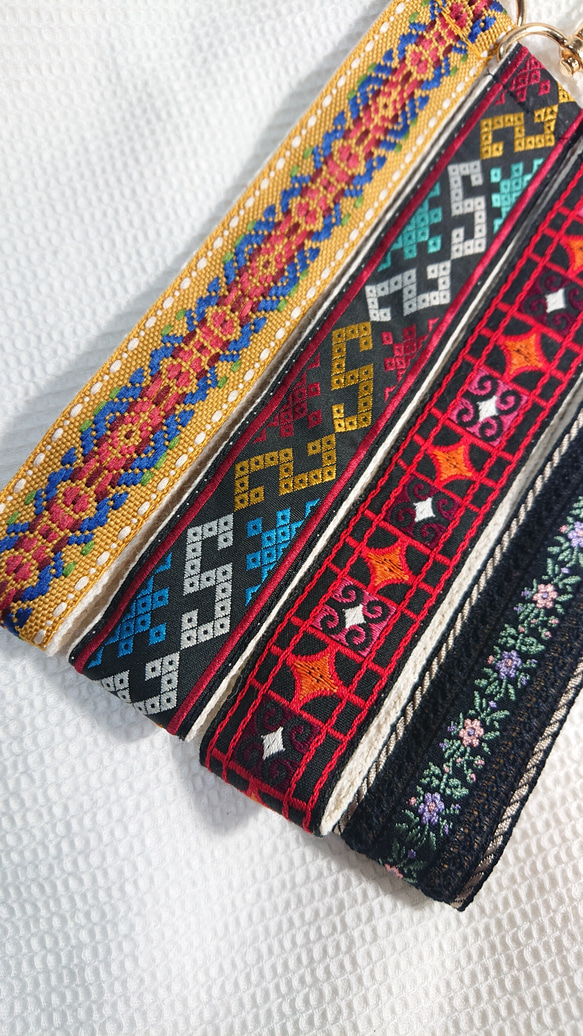 刺繍リボンのスマホハンドストラップ☆キーホルダー≪金具シルバー≫ 2枚目の画像