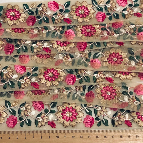 刺繍リボン 新入荷！とっても素敵な刺しゅう！『インド刺繍リボン 約30cm3本