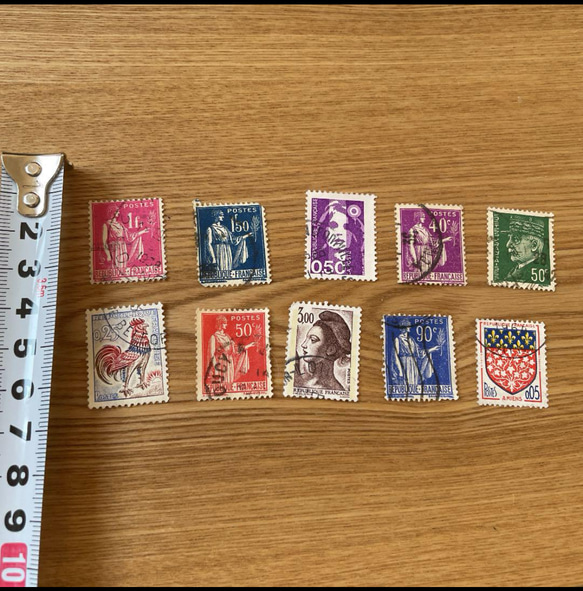 【フランス古切手】フランスの切手　小サイズ　10枚セット 1枚目の画像