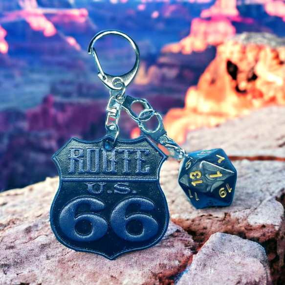 ROUTE66 ヌメ革 ダイス キーホルダー シルバー　ネイビー 1枚目の画像