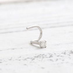 14K金 ゴールド Cz, MOISSANI, ダイヤモンド 鼻ピアス ノーズピアス ス タッド 孔 ネジ穴 ピアス 10枚目の画像