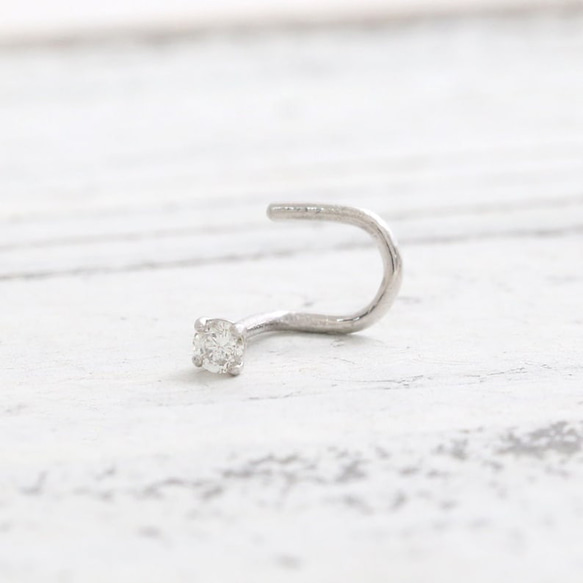 14K金 ゴールド Cz, MOISSANI, ダイヤモンド 鼻ピアス ノーズピアス ス タッド 孔 ネジ穴 ピアス 5枚目の画像