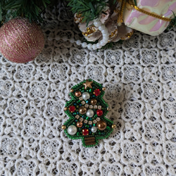 クリスマスツリー　グリーン　ビーズ刺繍ブローチ 5枚目の画像