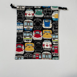 電車フェイス黒⭐︎100〜110子供エプロン、三角巾、巾着の３点セット　 8枚目の画像