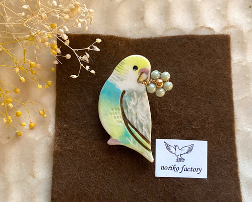 750 インコモチーフデザインブローチ セキセイインコのブローチ ブローチ norikofactory 通販