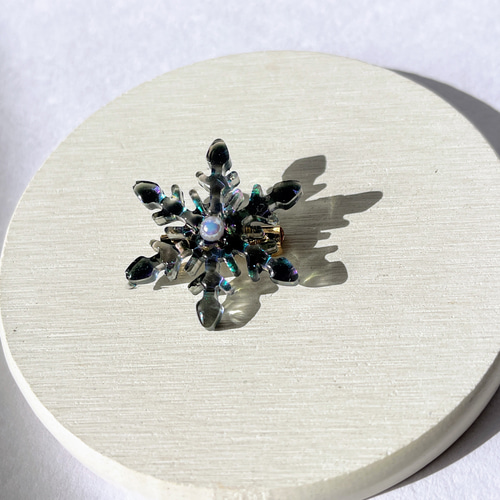 偏光結晶のブローチ / 雪 / レジン ブローチ 華昇 優羽 通販 16890652