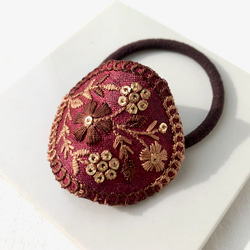 インド刺繍リボンとレザーの髪飾り ボタニカルオーバル バーガンディ 3枚目の画像