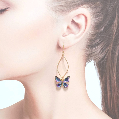 オーロラパープルのゆれる蝶ピアス ピアス（フック・チェーン  