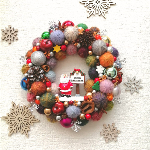 カラフルでにっこり☆毛糸玉のクリスマスリース（中） 毛糸玉リース
