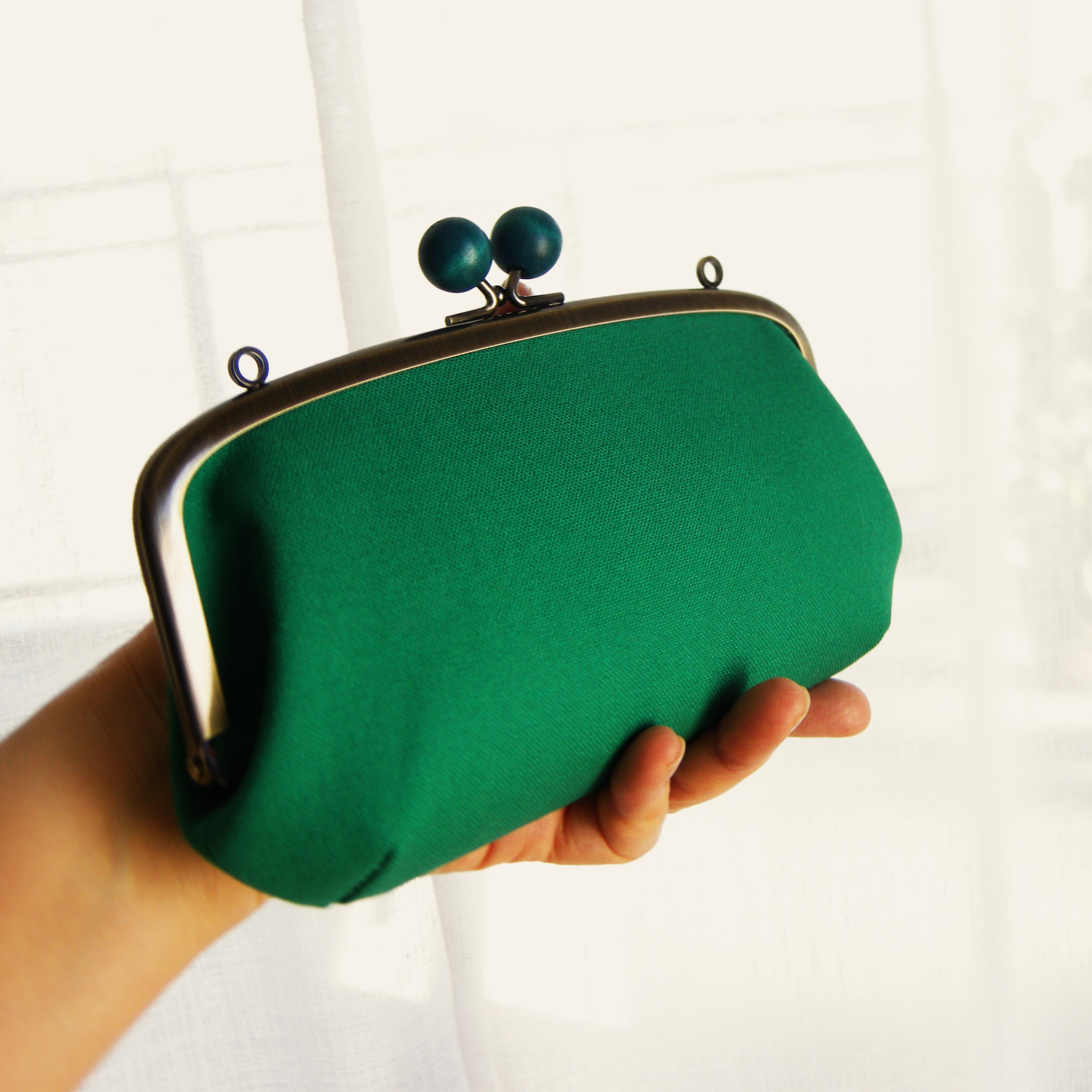 目に鮮やか　エメラルドグリーンのがま口長財布／ポシェット／ショルダー